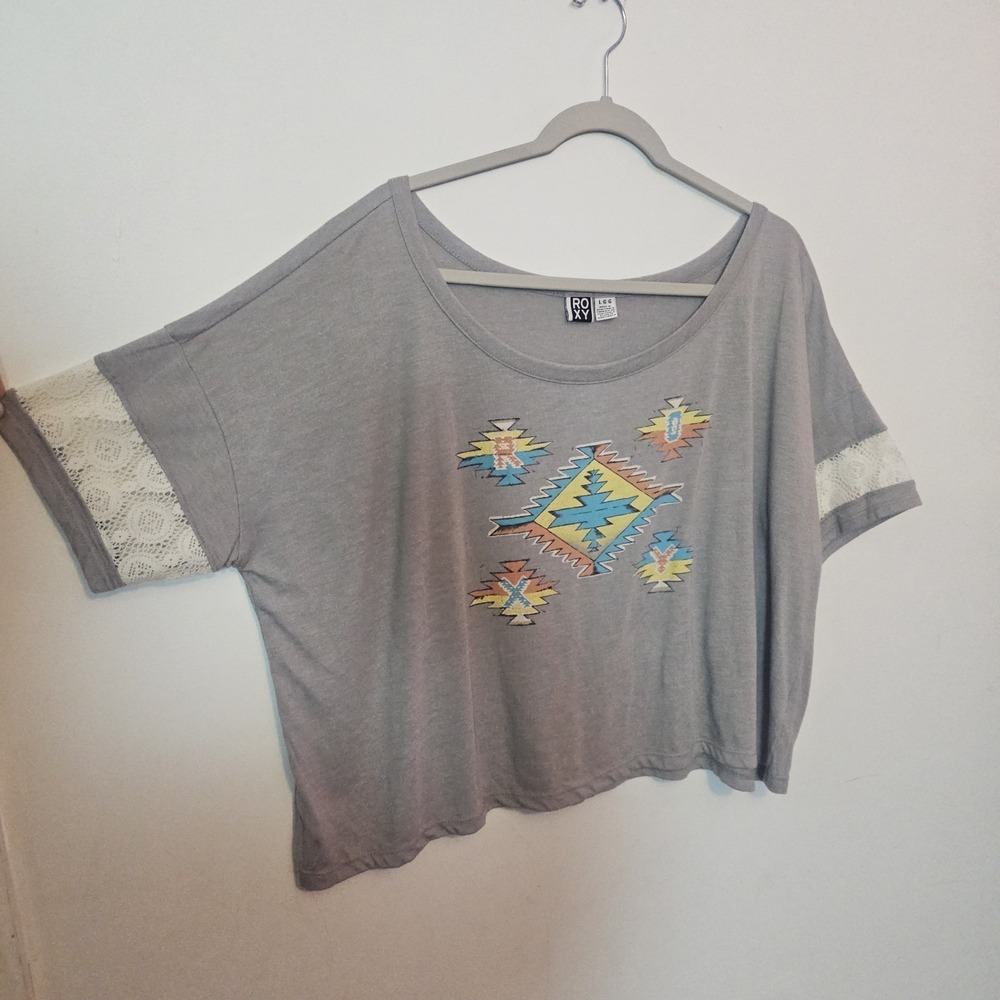 ROXY Grey Cropped Tshirt Geometric Lace Sleeve Large